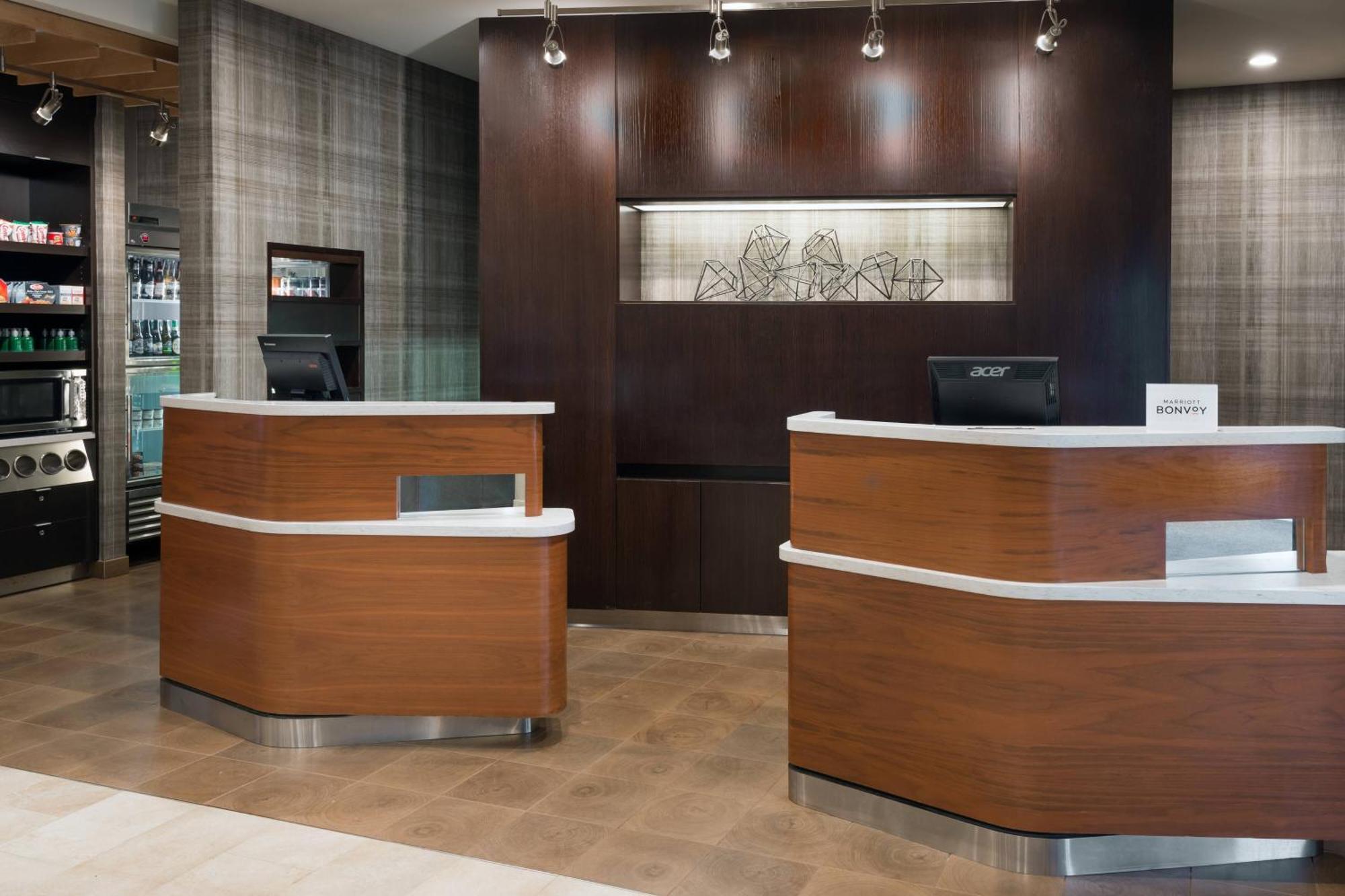 Courtyard By Marriott Buffalo Airport Cheektowaga Bagian luar foto