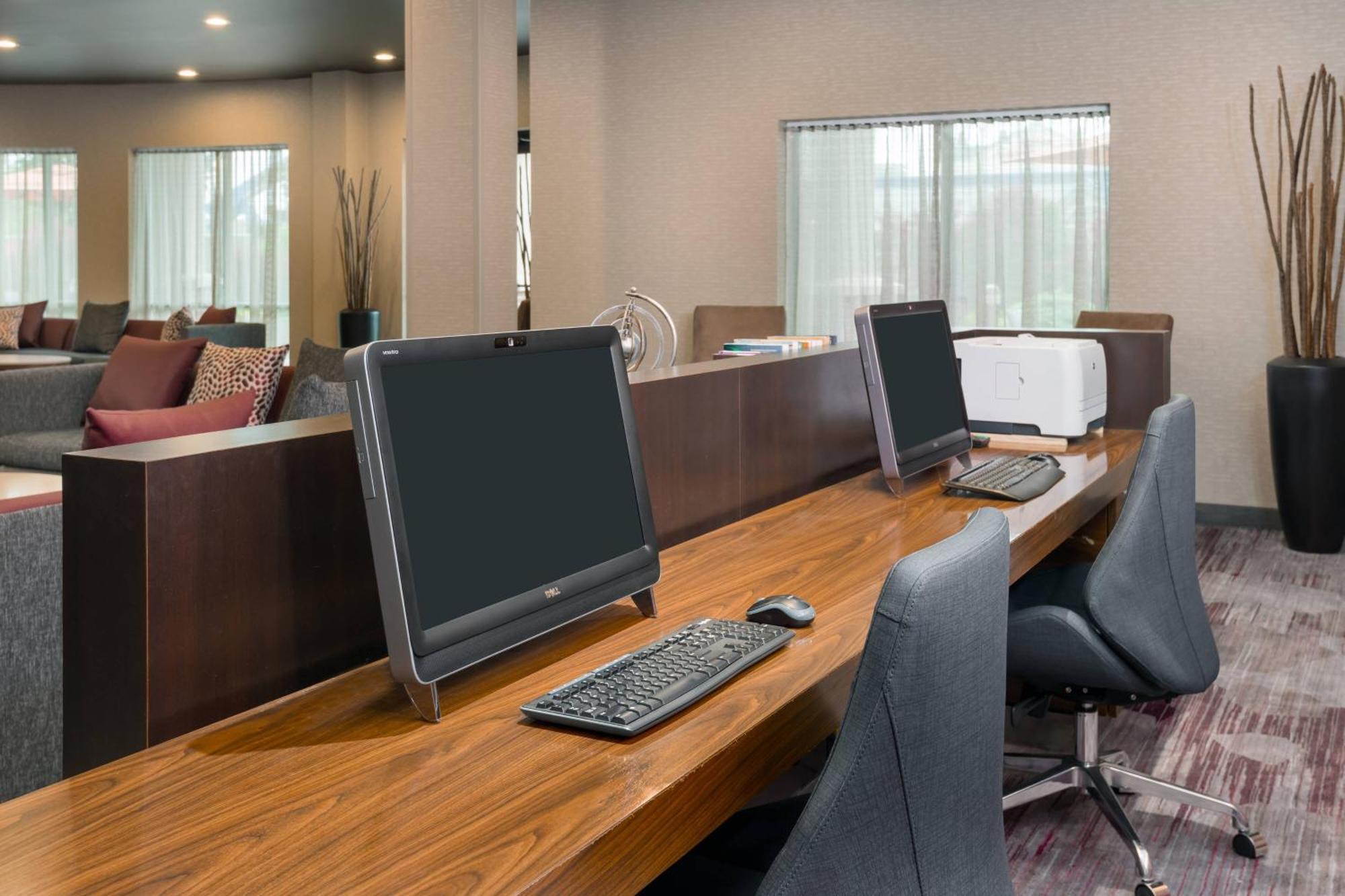 Courtyard By Marriott Buffalo Airport Cheektowaga Bagian luar foto