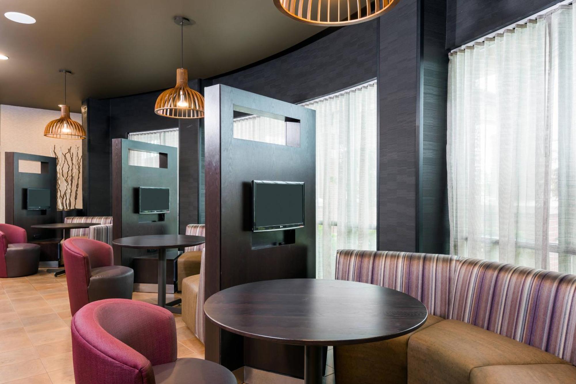 Courtyard By Marriott Buffalo Airport Cheektowaga Bagian luar foto