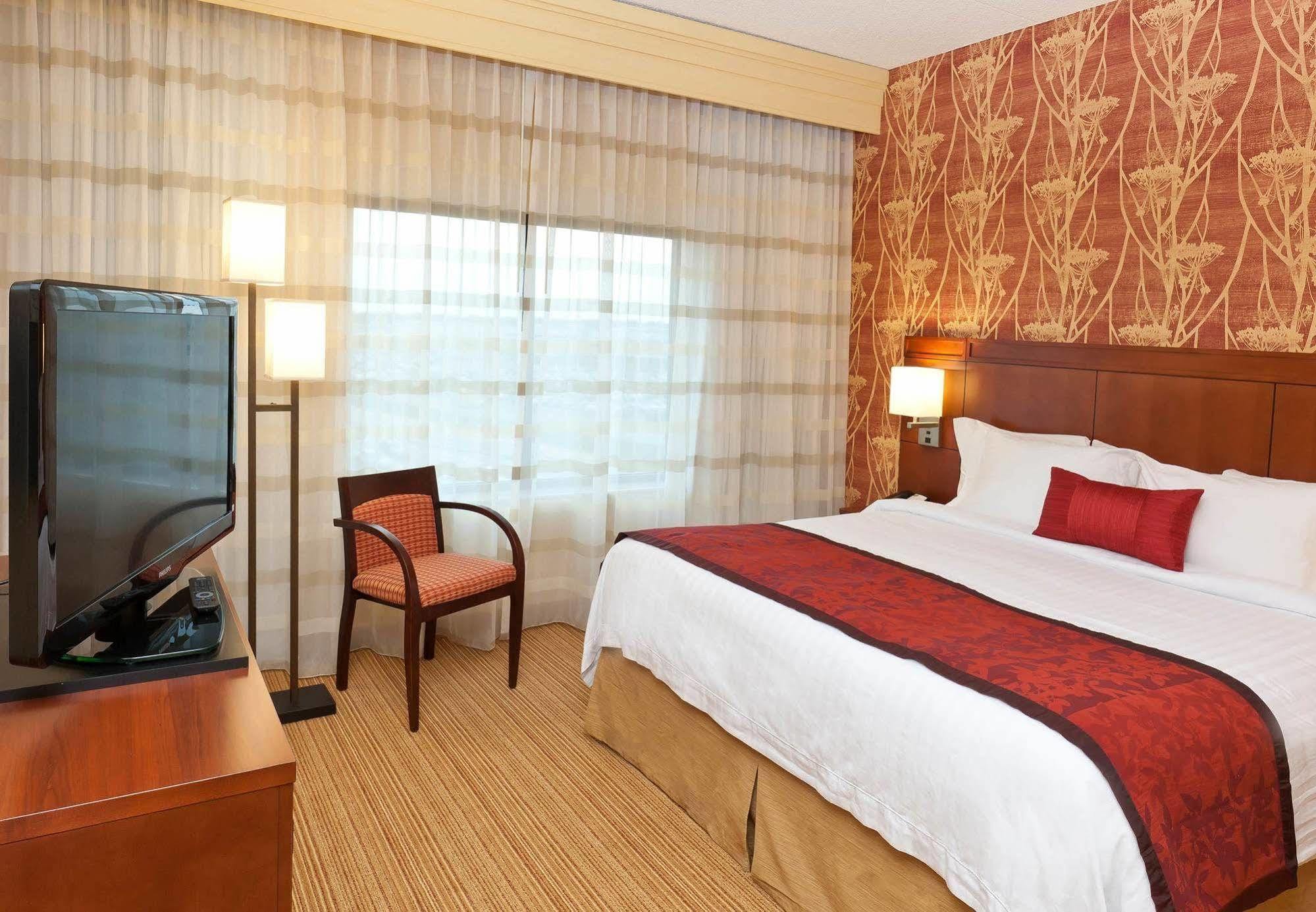 Courtyard By Marriott Buffalo Airport Cheektowaga Bagian luar foto
